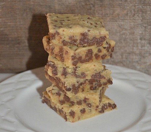 Easy To Make Buttery Chocolate Chip Bars Recipe