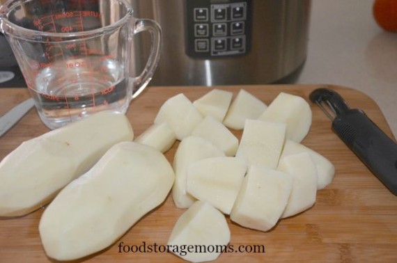 Easy And Quick Way To Make Potatoes For Dinner | by FoodStorageMoms.com