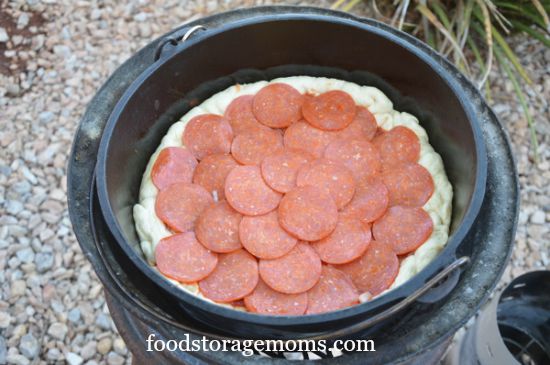 How To Make And Cook Dutch Oven Pizza | by FoodStorageMoms.com