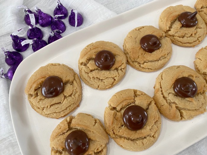 https://www.foodstoragemoms.com/wp-content/uploads/2016/06/The-Best-Peanut-Butter-Cookies-11.jpeg