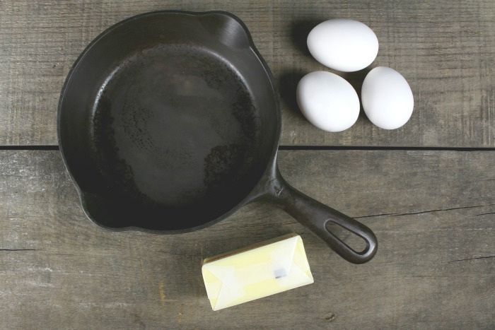 How To Clean And Restore Cast Iron Pans - Food Storage Moms