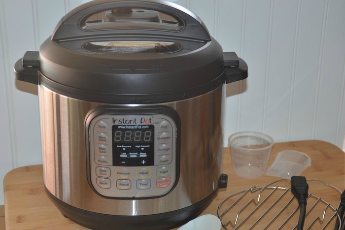 https://www.foodstoragemoms.com/wp-content/uploads/2016/12/How-To-Use-An-Instant-Pot-And-Save-Time-Cooking1.jpg
