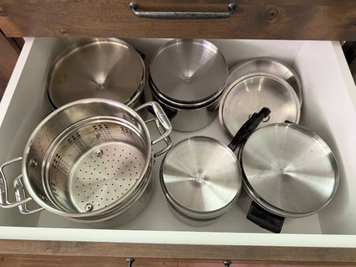 Kitchen Drawer with Pans