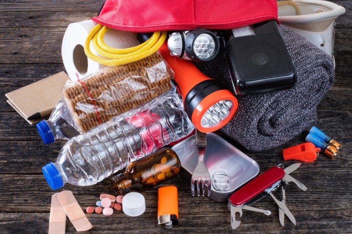 What's in YOUR power outage emergency kit? Batteries? Shelf-stable
